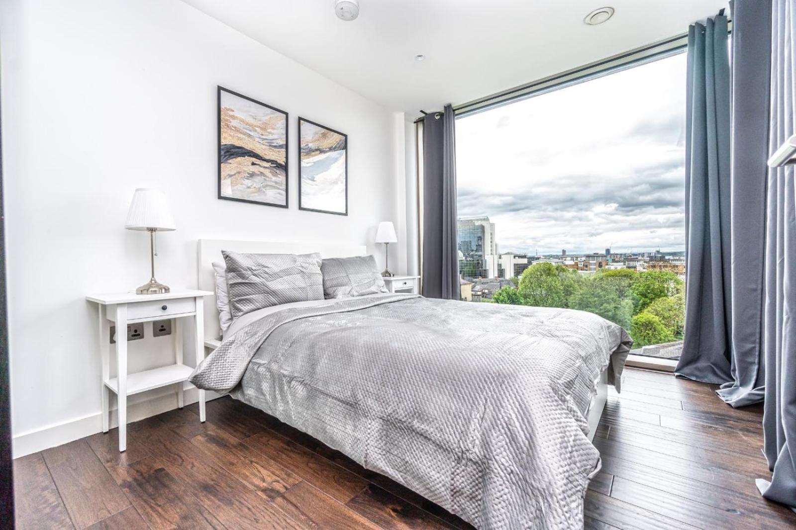 Apartment Stunning 2 Bedroom In Tower Hill *